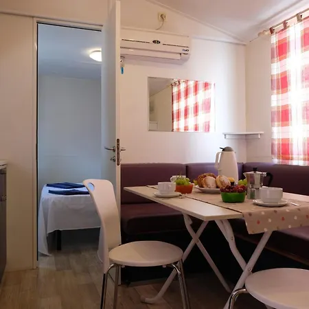 캠프장 Happy Camp Mobile Homes In *