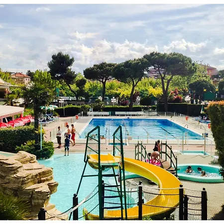 Happy Camp Mobile Homes In مكان تخييم *