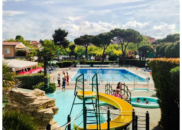 Happy Camp Mobile Homes In Parque de Campismo *